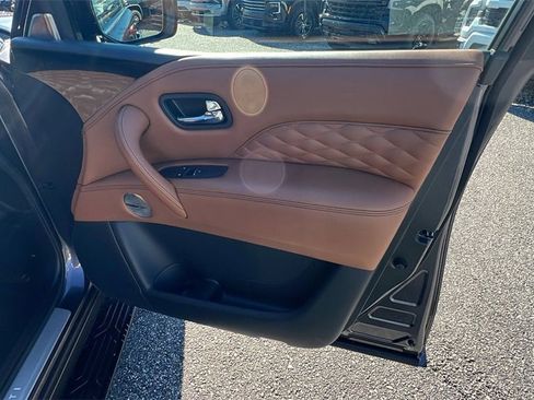 Used 2024 INFINITI QX80 Sensory w/ Cargo Package image 17