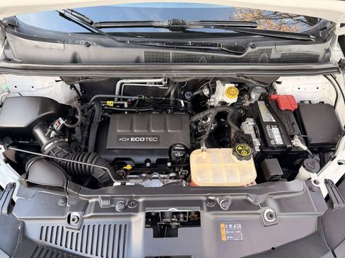 Used 2017 Chevrolet Trax LT w/ LT Convenience Package image 24