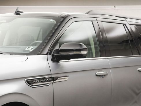 Used 2024 Lincoln Navigator L Black Label image 13