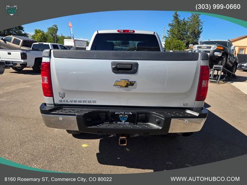 Used 2010 Chevrolet Silverado 2500 LT w/ Interior Plus Package AWD/4WD image 5