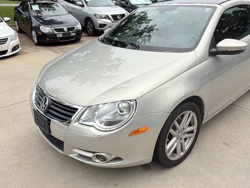 Used 2009 Volkswagen Eos Lux FWD image 52
