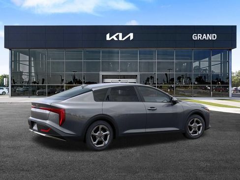 New 2026 Kia K4 FWD image 6