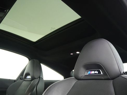 Used 2022 BMW M4 Competition w/ Executive Package RWD image 11