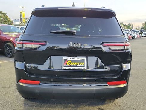 New 2025 Jeep Grand Cherokee L Altitude image 18