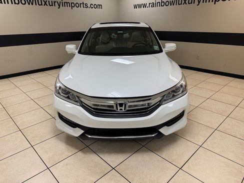 Used 2017 Honda Accord EX image 2