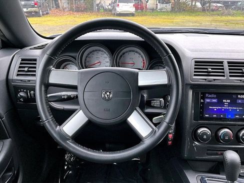 Used 2009 Dodge Challenger R/T image 7