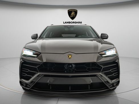 Used 2022 Lamborghini Urus AWD/4WD image 2