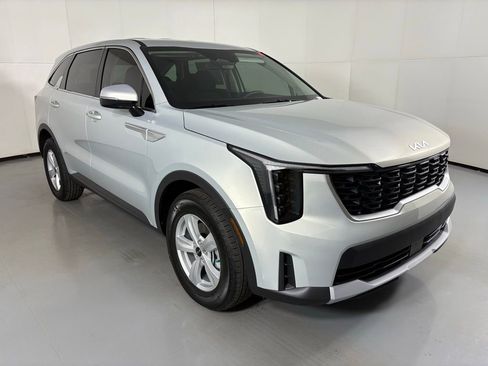 New 2026 Kia Sorento LX image 2