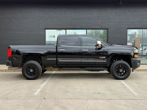 Used 2019 Chevrolet Silverado 2500 LTZ w/ Duramax Plus Package image 13