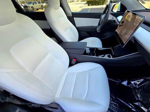 Used 2021 Tesla Model Y Long Range image 20