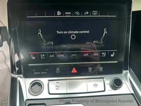 Used 2021 Audi e-tron Premium Plus w/ Premium Plus Package image 16