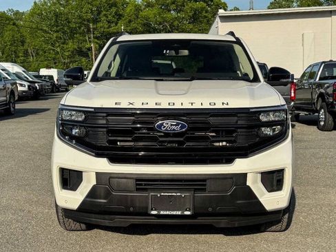 Used 2025 Ford Expedition Active AWD/4WD image 8