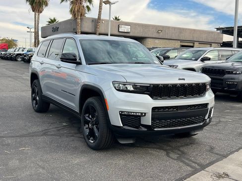 New 2025 Jeep Grand Cherokee L Limited w/ Black Appearance Package RWD image 8