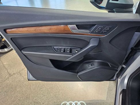 Used 2023 Audi Q5 2.0T Premium w/ Convenience Package image 22