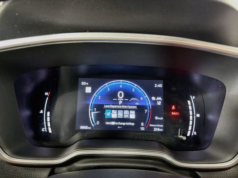 Used 2023 Toyota Corolla Cross XLE w/ Convenience Package FWD image 18