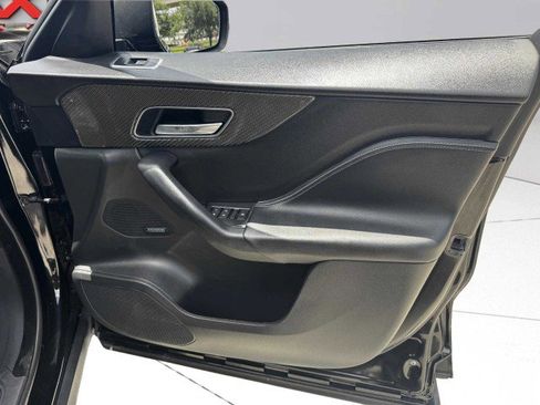 Used 2019 Jaguar F-PACE SVR image 54