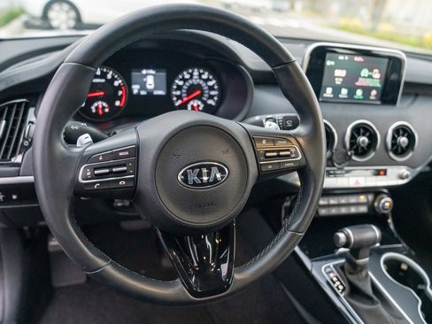 Used 2018 Kia Stinger image 11