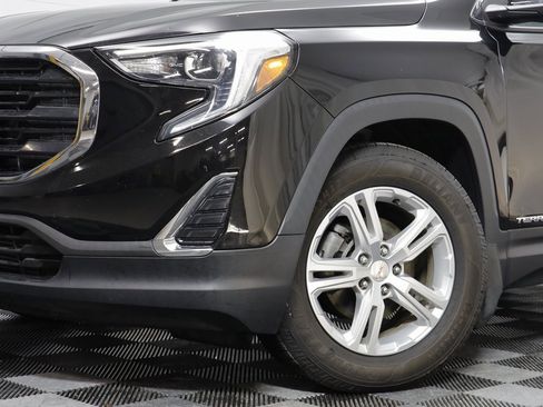Used 2019 GMC Terrain SLE w/ Driver Convenience Package image 3