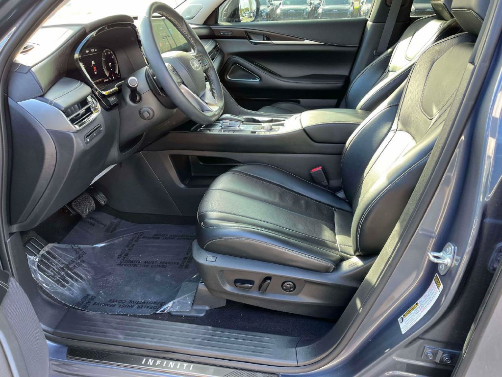 Used 2023 INFINITI QX60 Sensory w/ Vision Package AWD/4WD image 18