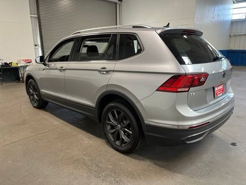 Used 2024 Volkswagen Tiguan SE FWD image 5