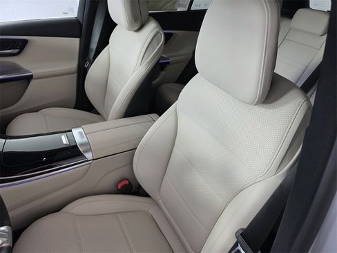 New 2026 Mercedes-Benz GLC 300 image 8