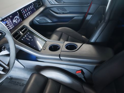 Used 2024 Porsche Taycan GTS image 19