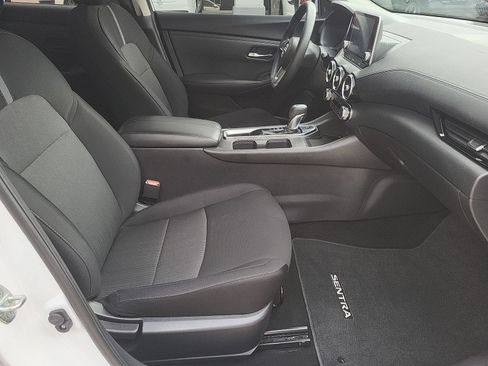 Used 2024 Nissan Sentra SV FWD image 25