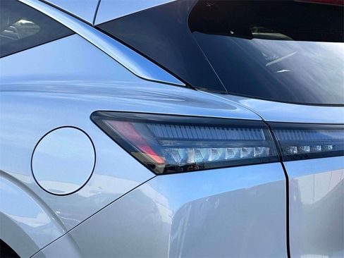 New 2025 Nissan Murano SL image 9