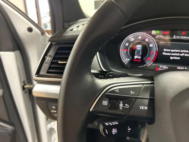 Used 2025 Audi Q5 2.0T Premium w/ Convenience Plus Package AWD/4WD image 19