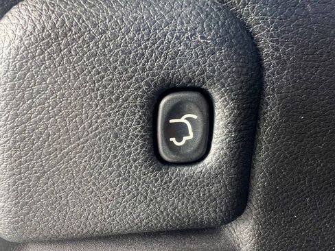 Used 2015 Jeep Grand Cherokee Overland w/ Advanced Technology Group image 37