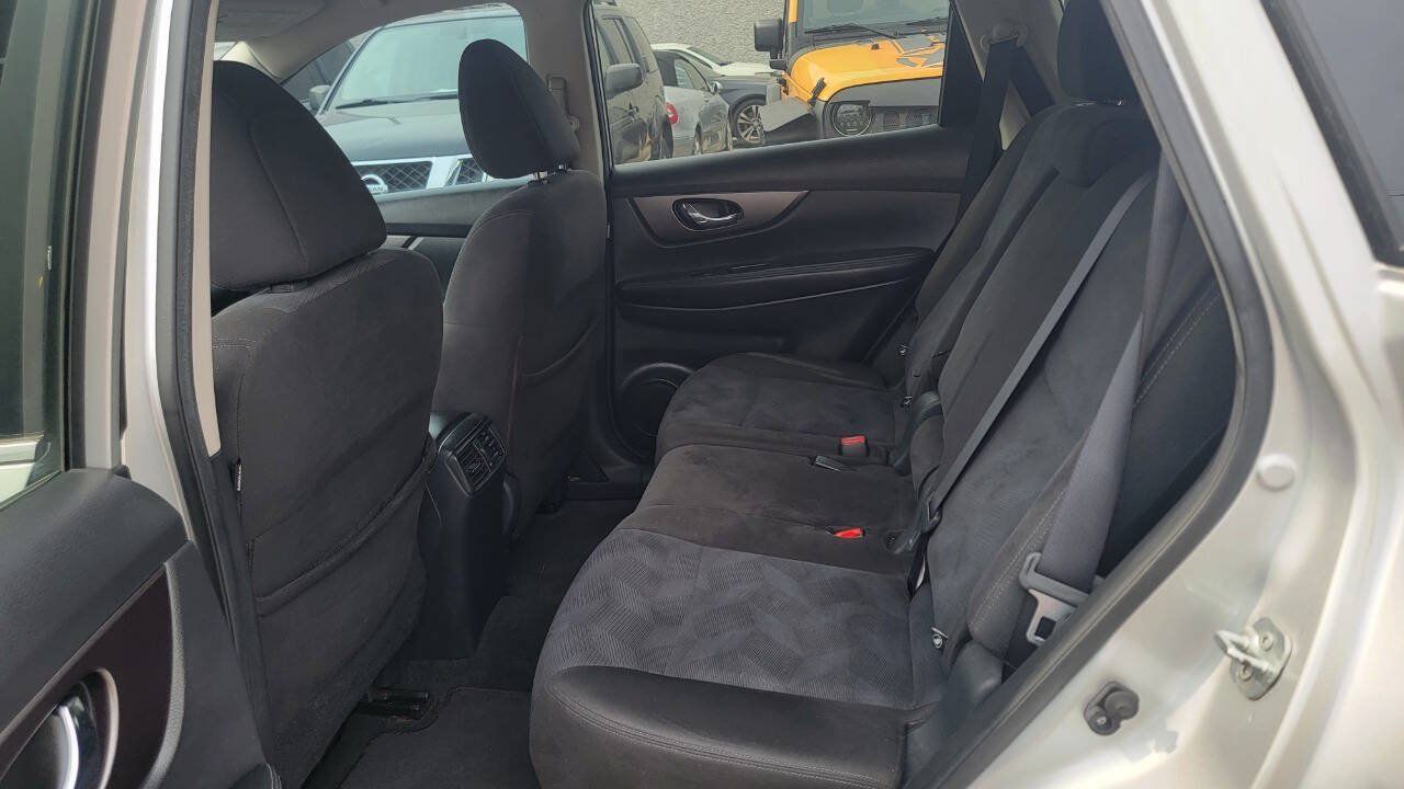 Used 2015 Nissan Rogue SV FWD image 21