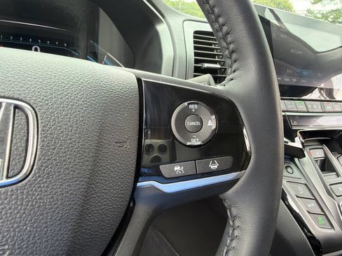 Certified 2024 Honda Odyssey Touring image 17
