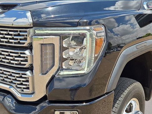 Used 2022 GMC Sierra 3500 Denali AWD/4WD image 10