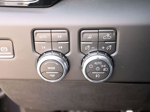 New 2026 GMC Sierra 2500 AT4 w/ AT4 Premium Plus Package image 34