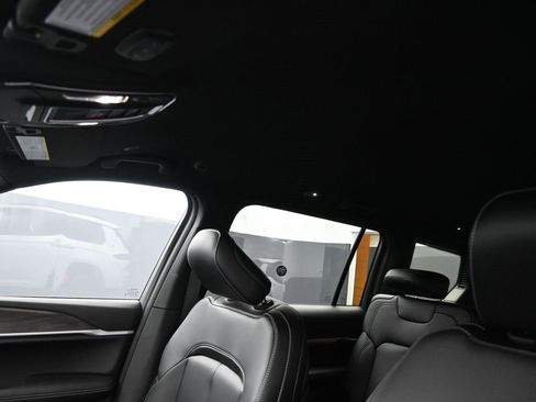 New 2025 Jeep Grand Cherokee L Limited w/ Black Appearance Package image 10