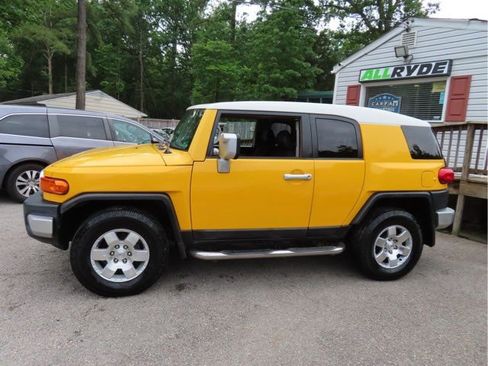Used 2007 Toyota FJ Cruiser 4WD image 7