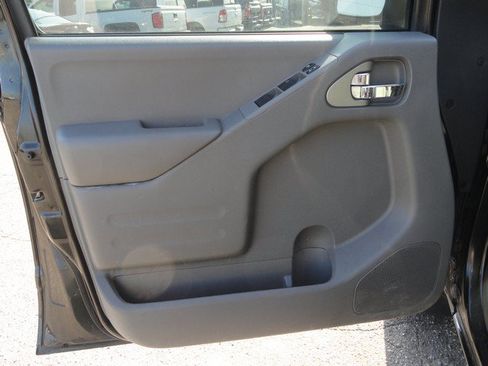 Used 2020 Nissan Frontier SV AWD/4WD image 17