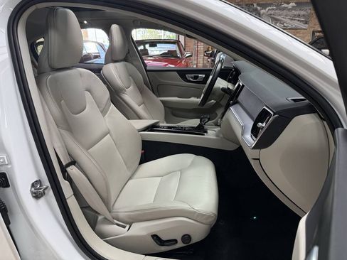 Used 2019 Volvo S60 T5 Momentum w/ Premium Package FWD image 26