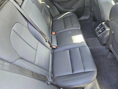 Used 2025 Volvo XC40 B5 Core AWD/4WD image 16