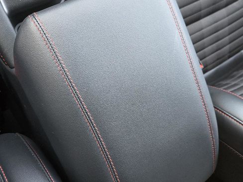 Used 2025 Ford Explorer ST-Line w/ ST-Line Street Pack image 45