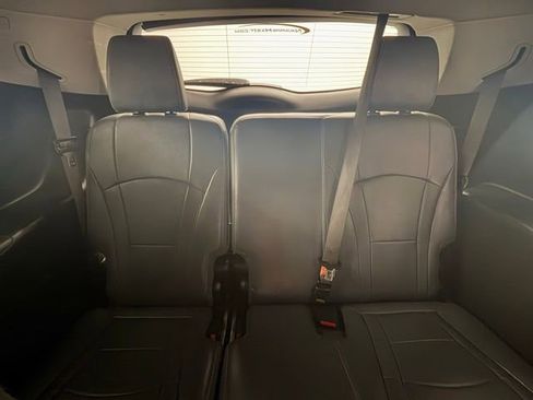 Used 2020 Buick Enclave Essence image 11
