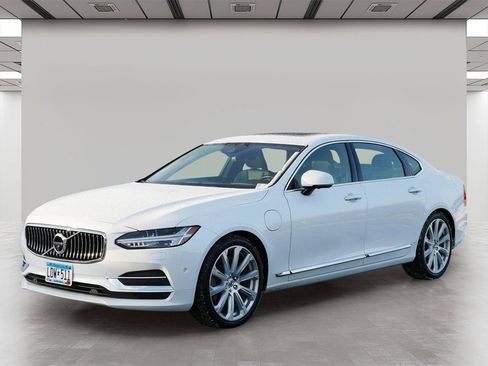 Used 2018 Volvo S90 T8 Inscription w/ Convenience Package image 2
