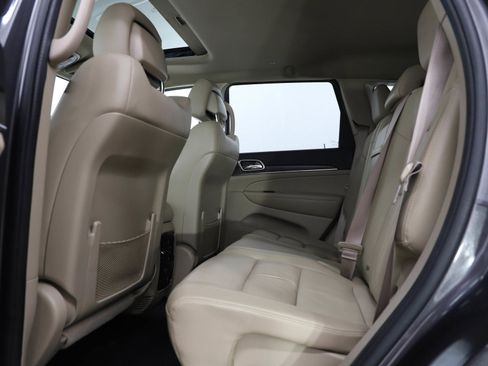 Used 2016 Jeep Grand Cherokee Limited w/ Trailer Tow Group IV image 19