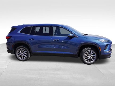 Used 2025 Buick Enclave Preferred image 2