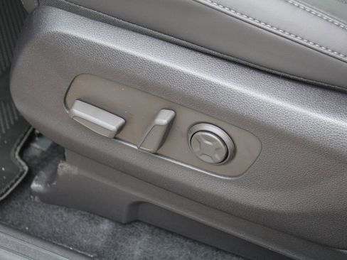 New 2026 Kia Carnival EX FWD image 28