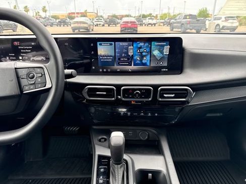 New 2026 Nissan Sentra SV w/ Floor Mat Package FWD image 17