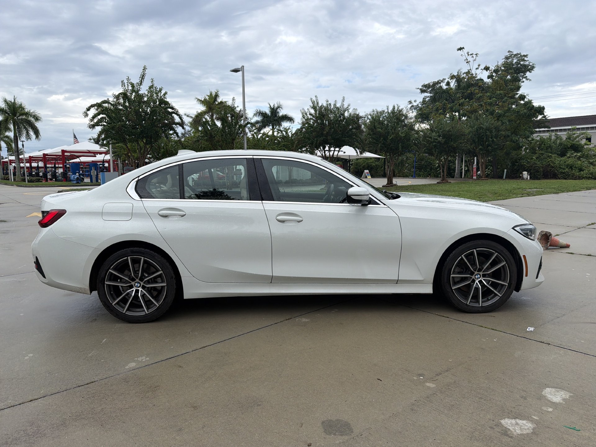 Used 2022 BMW 330i xDrive Sedan w/ Driving Assistance Package AWD/4WD image 3