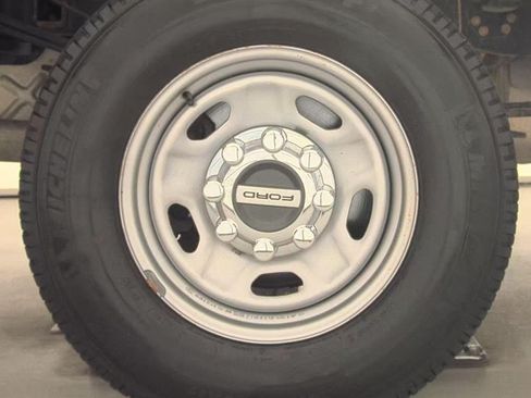 Used 2022 Ford F250 XL w/ Power Equipment Group AWD/4WD image 11