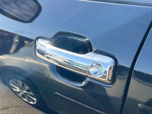 Used 2018 Toyota Tundra Limited w/ Limited Premium Package AWD/4WD image 7