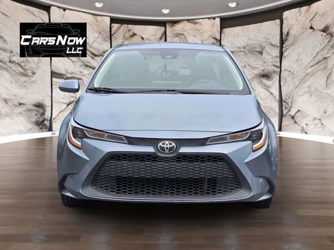 Used 2020 Toyota Corolla LE image 2